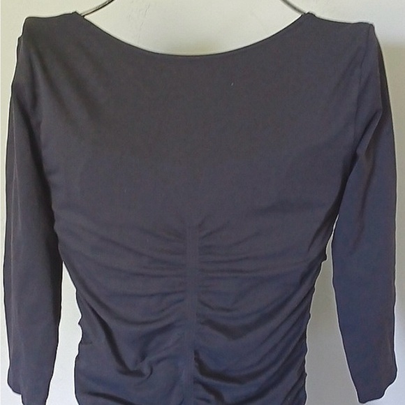 BCBGMaxAzria Navy Ruched 3/4 sleeve tee size M/L - Picture 3 of 4